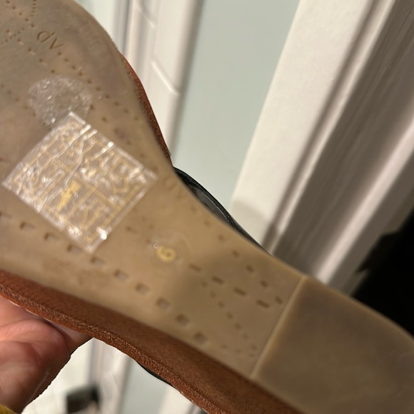 Dolce Vita Wedge Sandal. Burnt Orange/Black. Size 6 - Picture 6 of 8